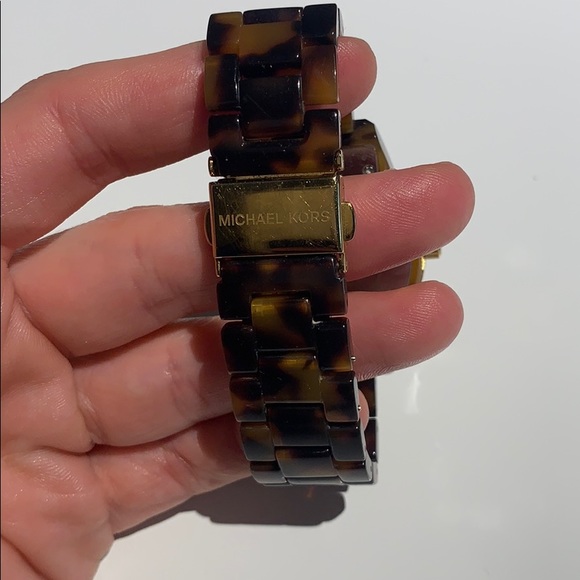 Michael Kors tortoiseink watch - Picture 2 of 3